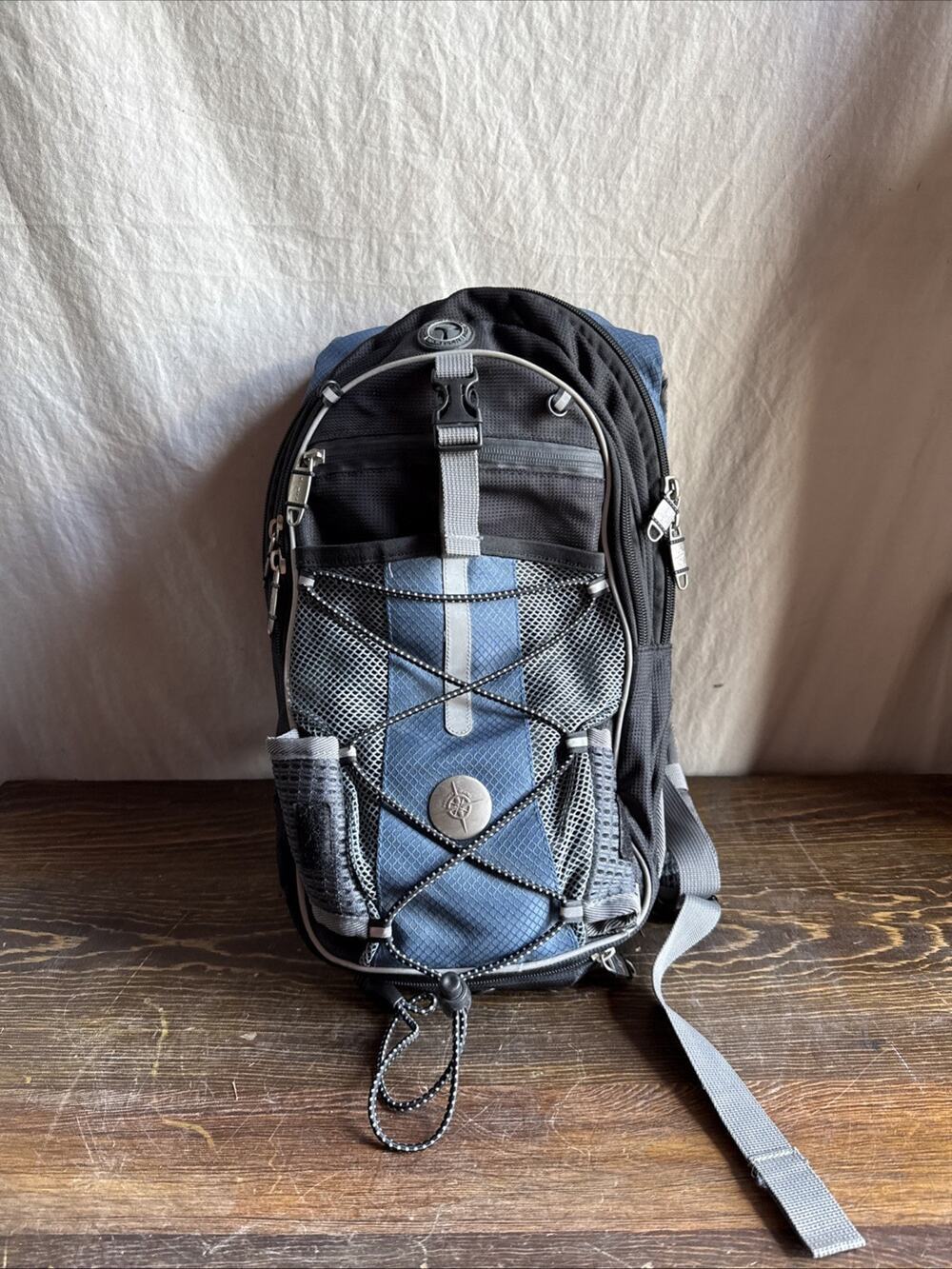 Columbus CHP20-N Hydration Backpack Blue/Black 15” Outdoor Daypack Organizer